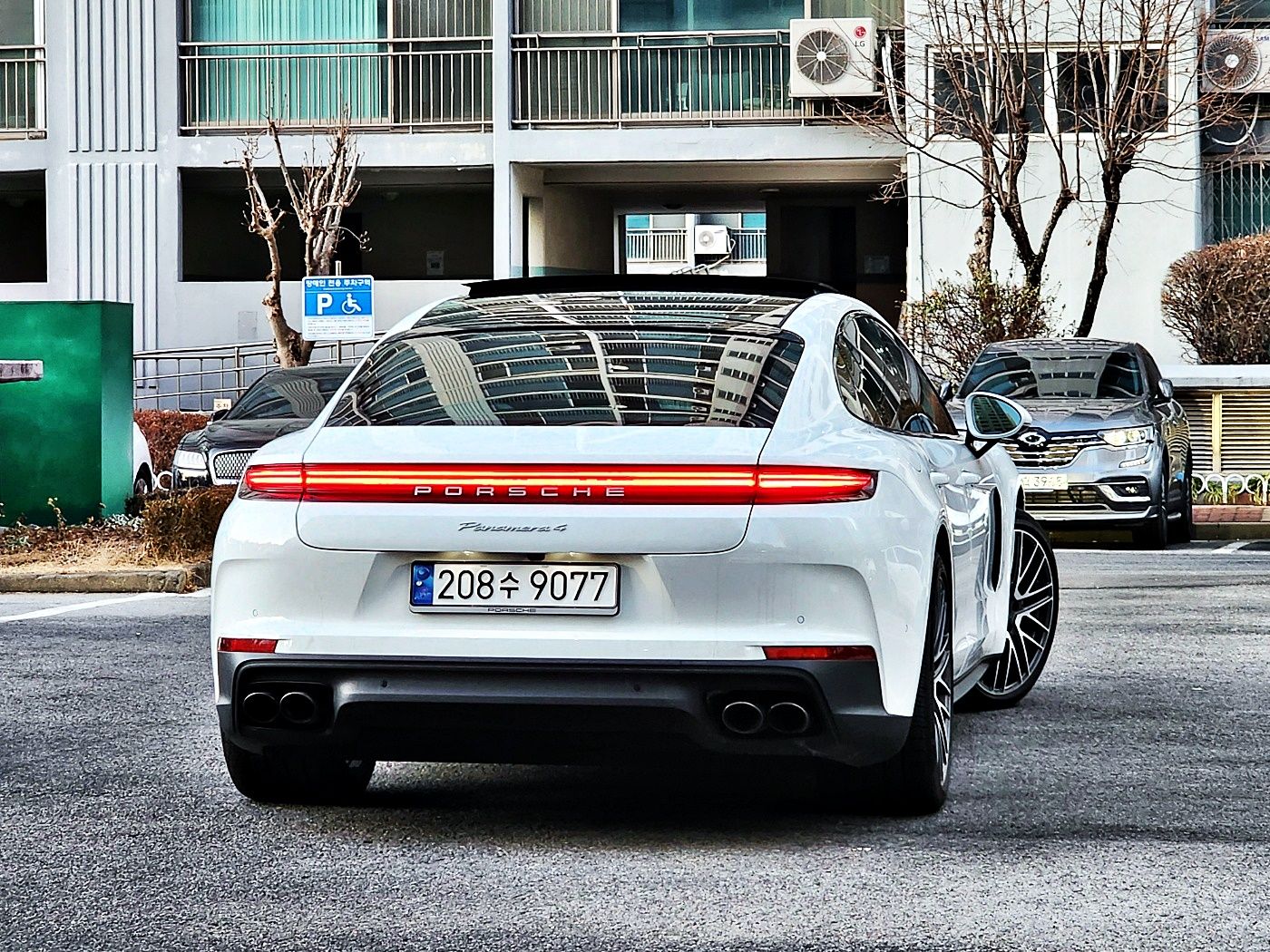 PORSCHE PANAMERA 972