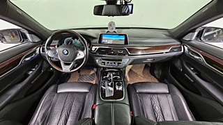 BMW 7-SERIES G11 2016