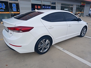 HYUNDAI AVANTE AD 2016
