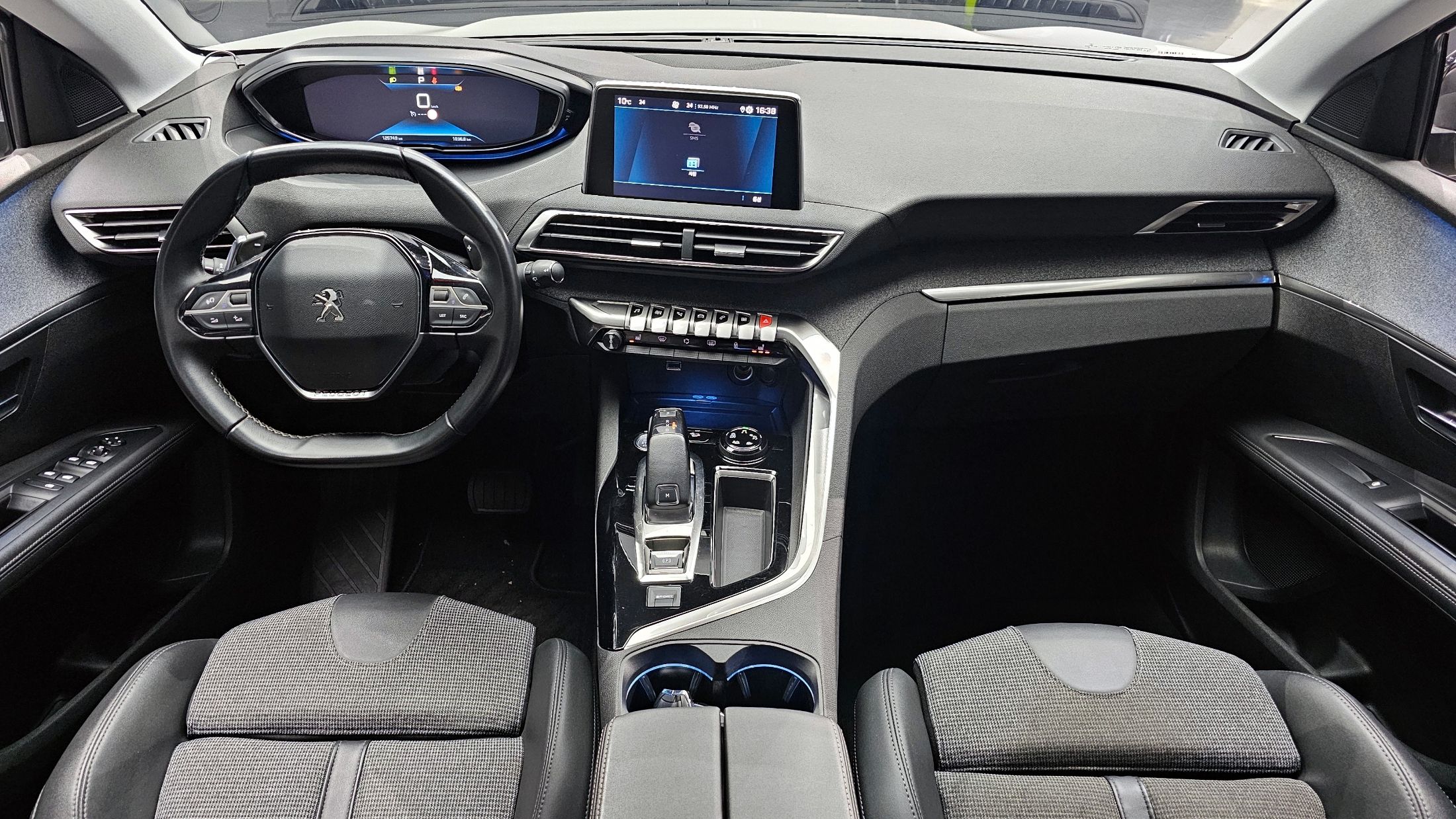 PEUGEOT 5008 2020