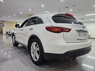 INFINITI QX70 2014