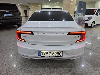 VOLVO S90 2022