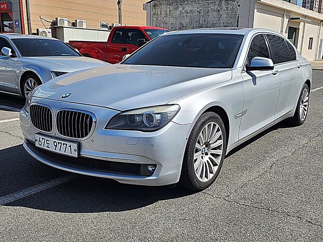 BMW 7-SERIES F01