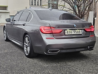 BMW 7-SERIES G11 2017