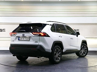 TOYOTA RAV4 2024
