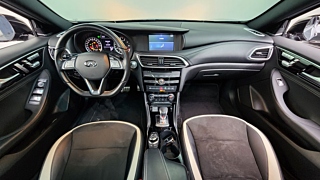 INFINITI Q30 2019