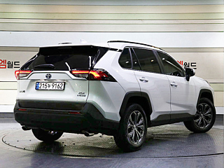 TOYOTA RAV4 2024