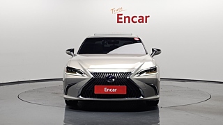 LEXUS ES300H 2019