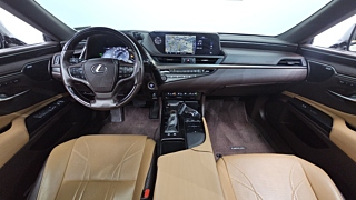 LEXUS ES300H 2019