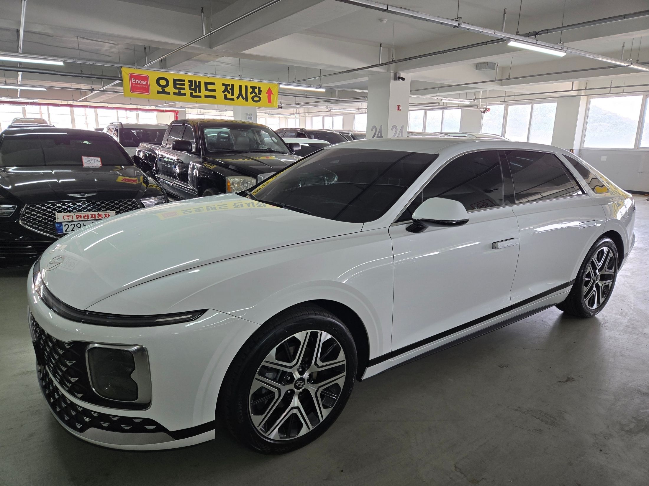 HYUNDAI GRANDEUR HYBRID GN7 2023