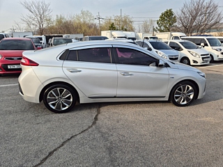HYUNDAI IONIQ HYBRID 2016