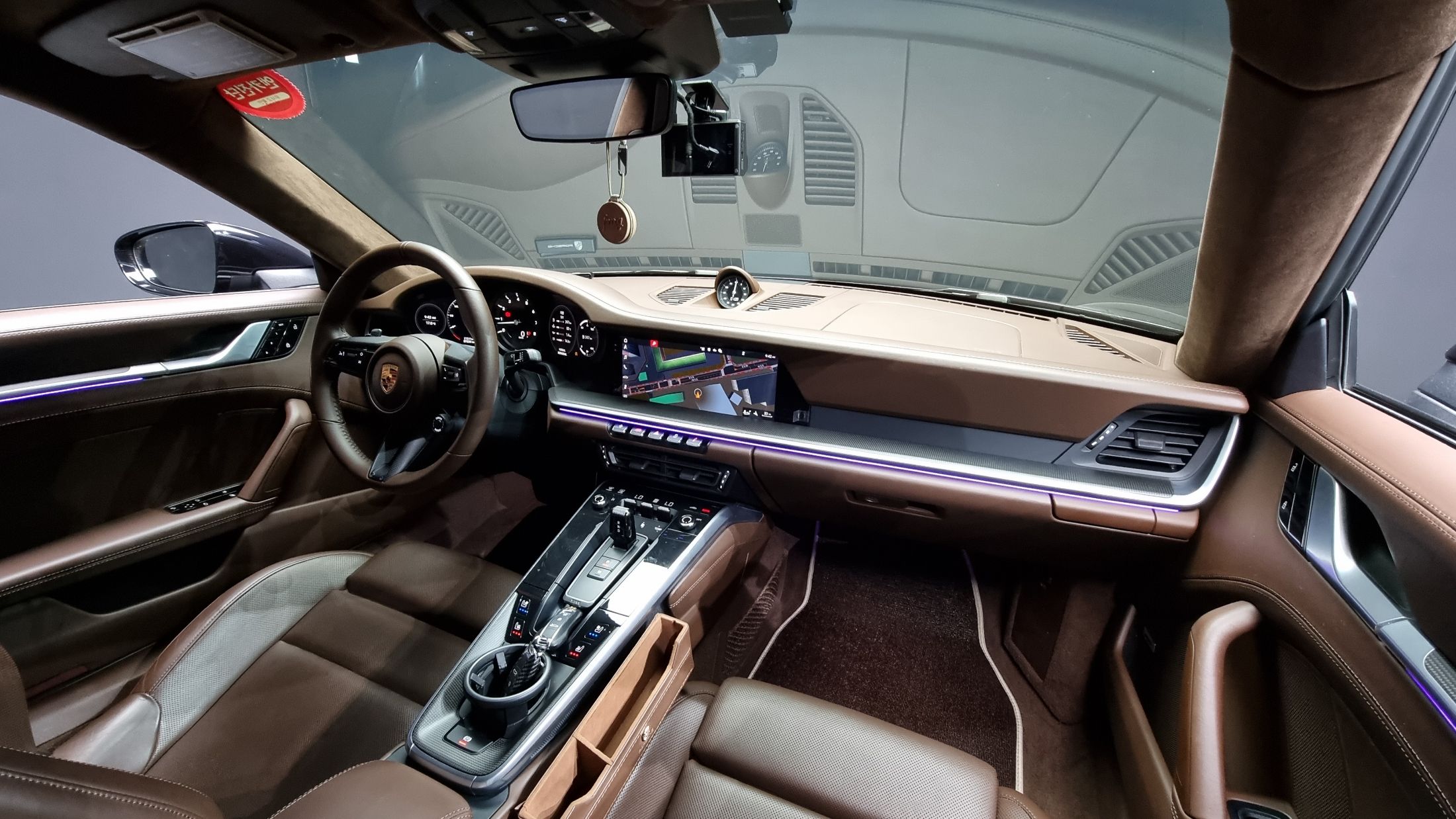 PORSCHE 911 992