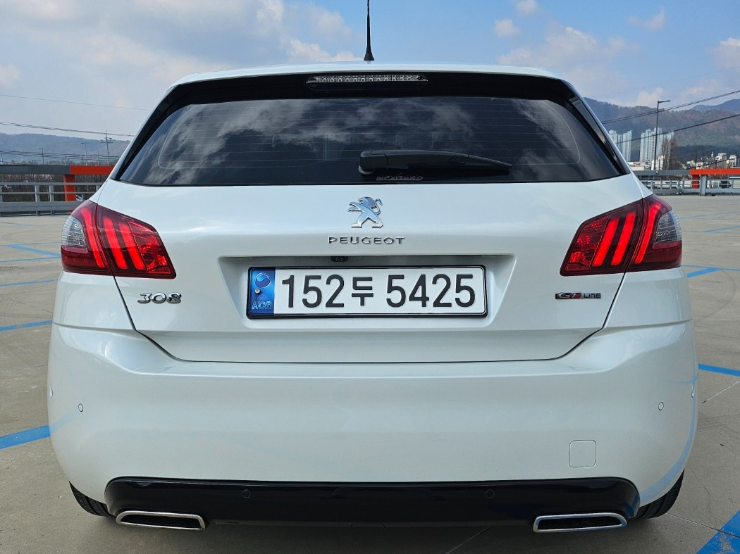 PEUGEOT 308