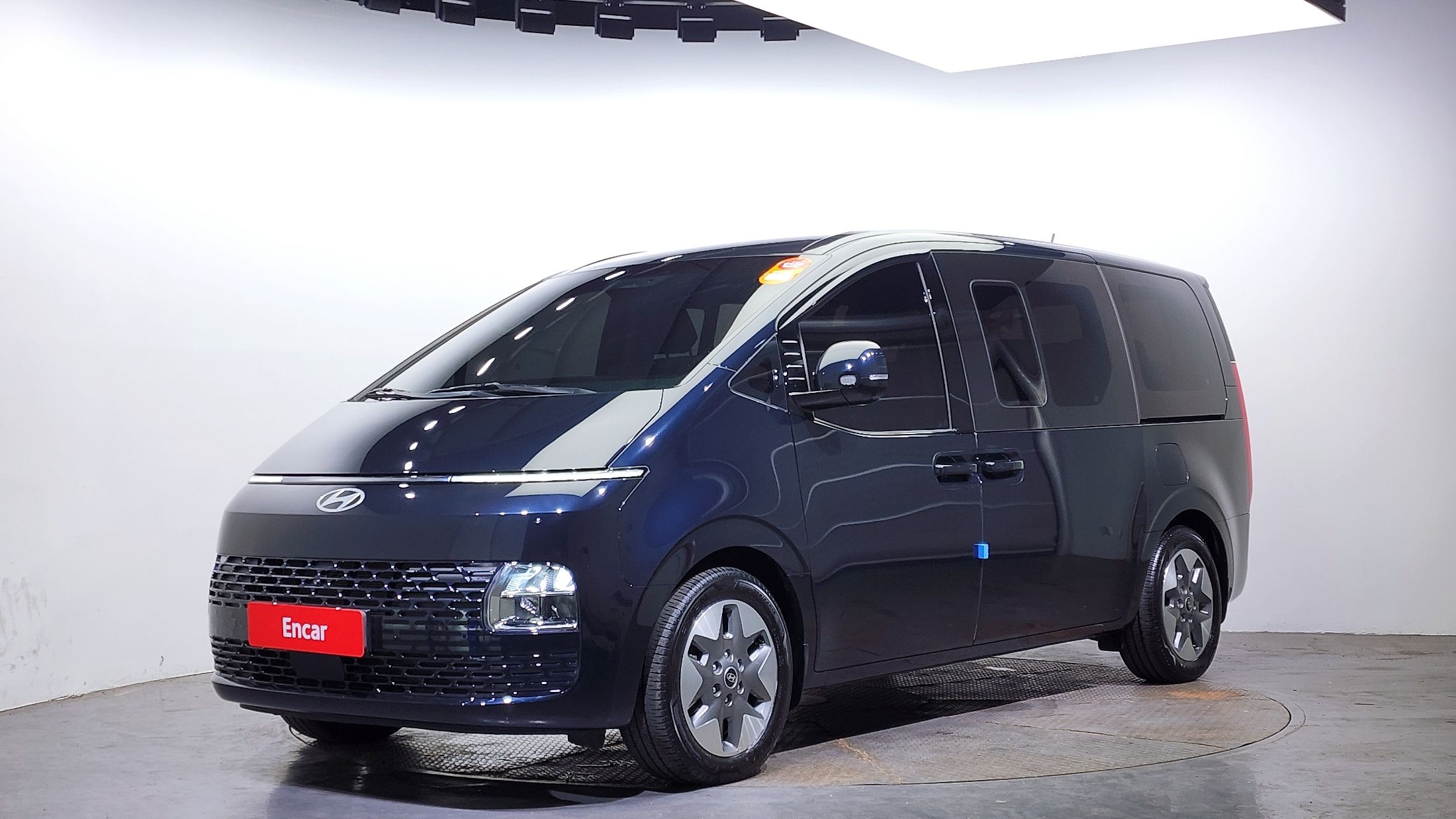 HYUNDAI STARIA 2024
