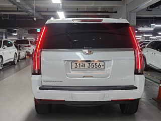 CADILLAC ESCALADE 2017