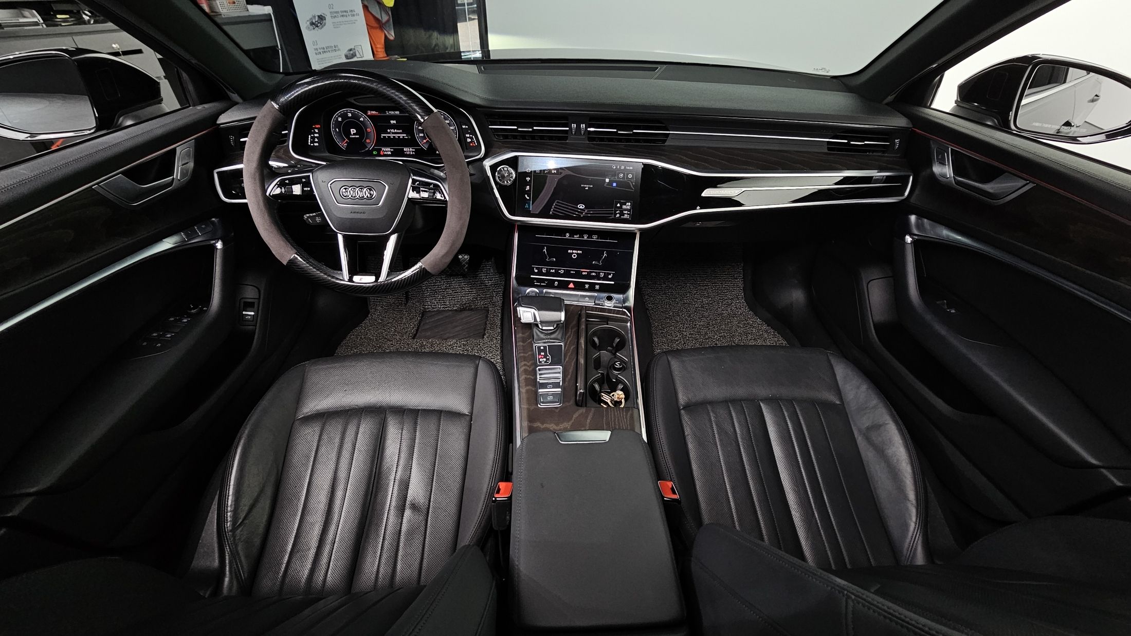 AUDI A6 C8
