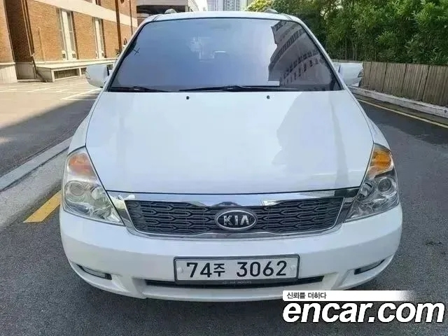 KIA CARNIVAL R 2013