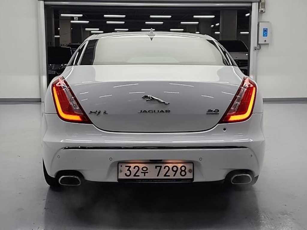 JAGUAR XJ 2013