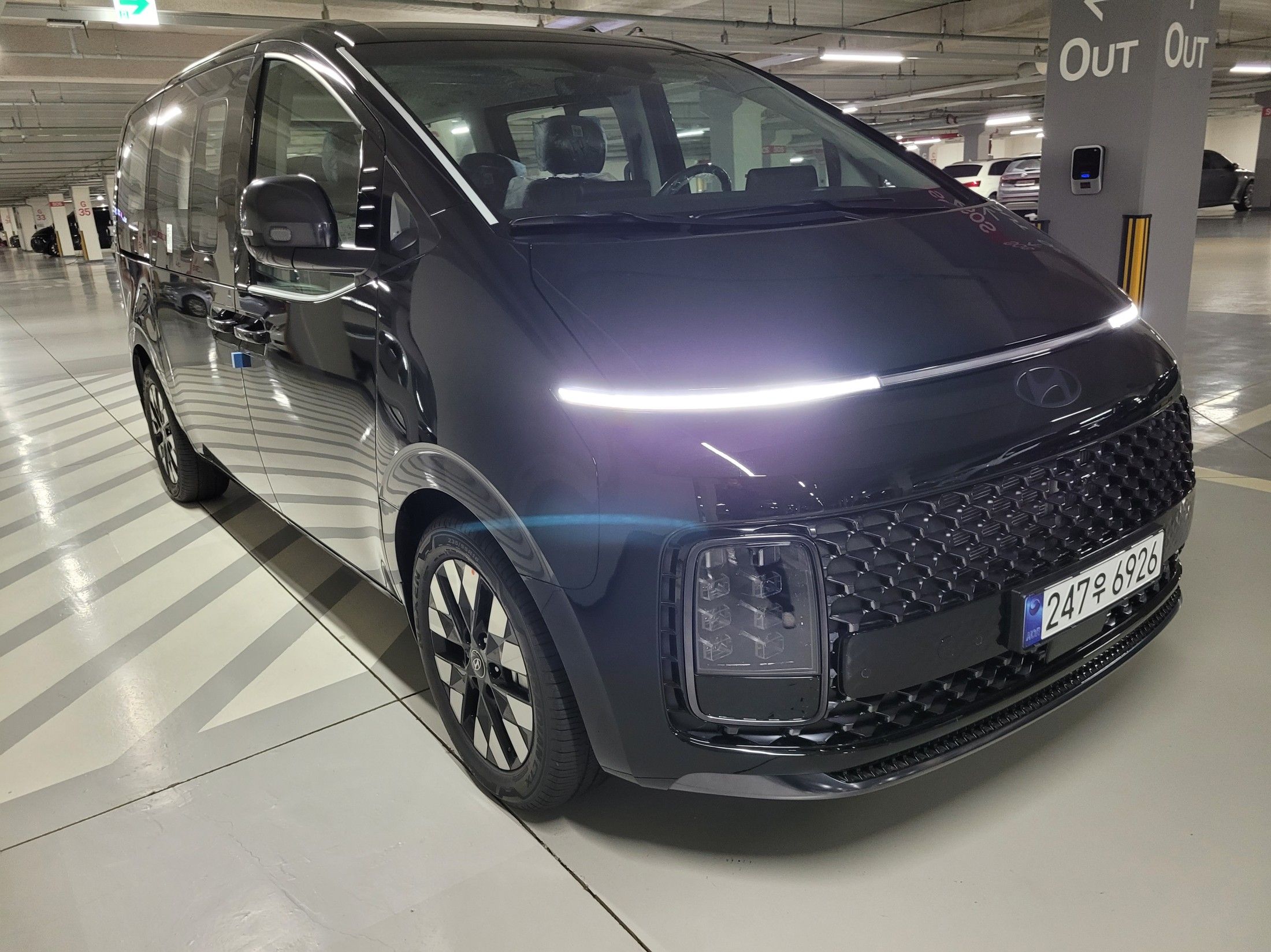 HYUNDAI STARIA