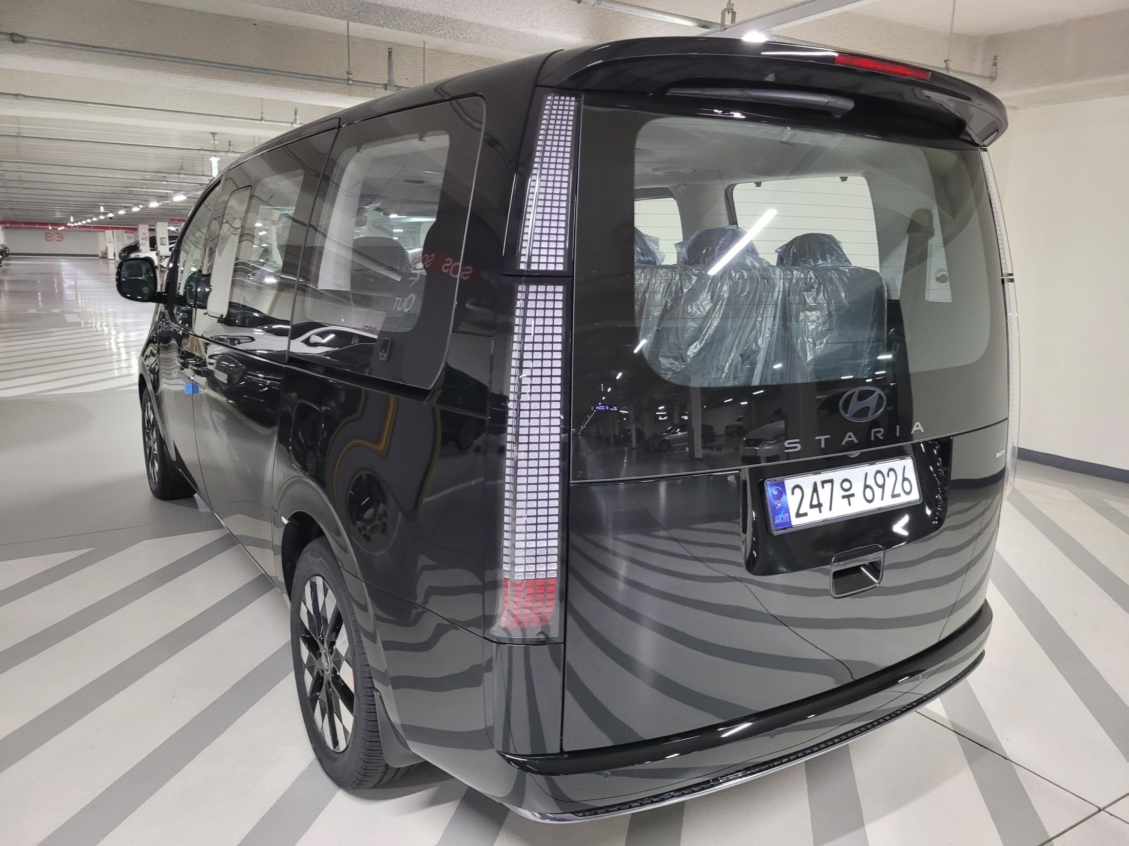 HYUNDAI STARIA