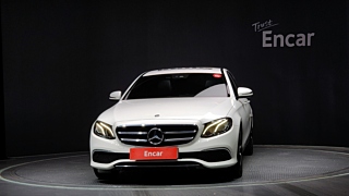 MERCEDES BENZ E-CLASS W213 2019