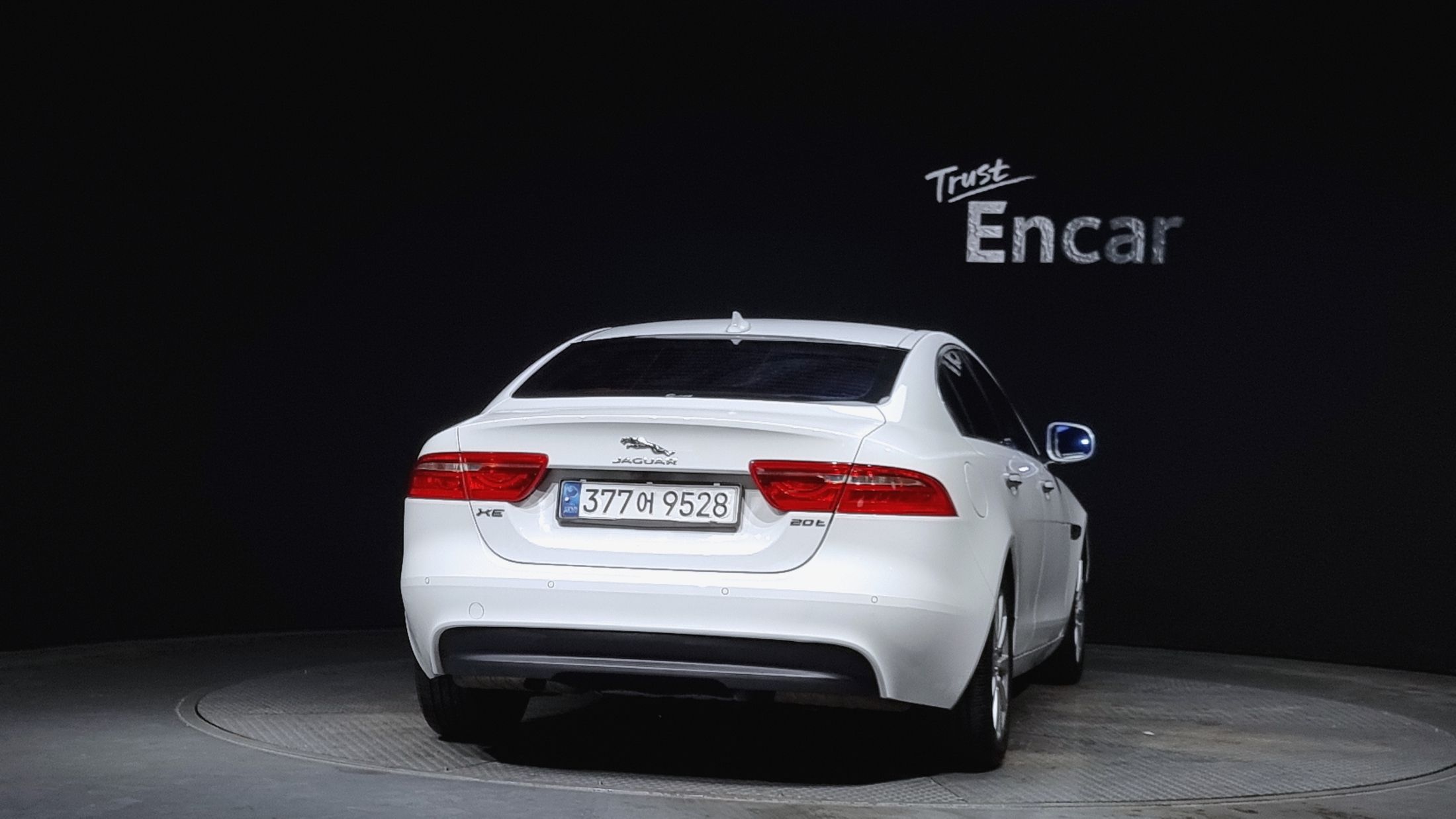 JAGUAR XE 2016