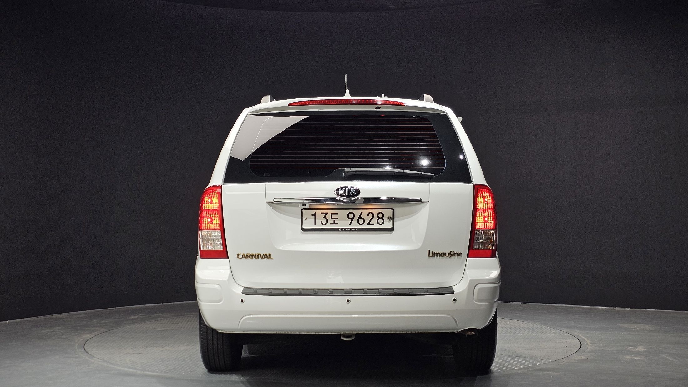 KIA CARNIVAL R 2014