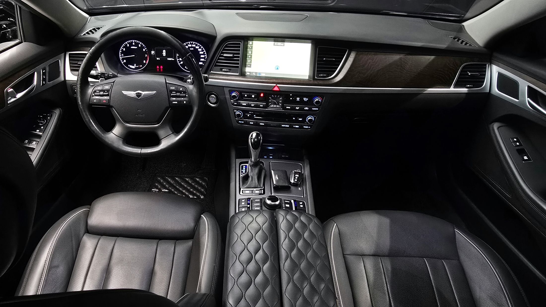 HYUNDAI GENESIS DH 2014