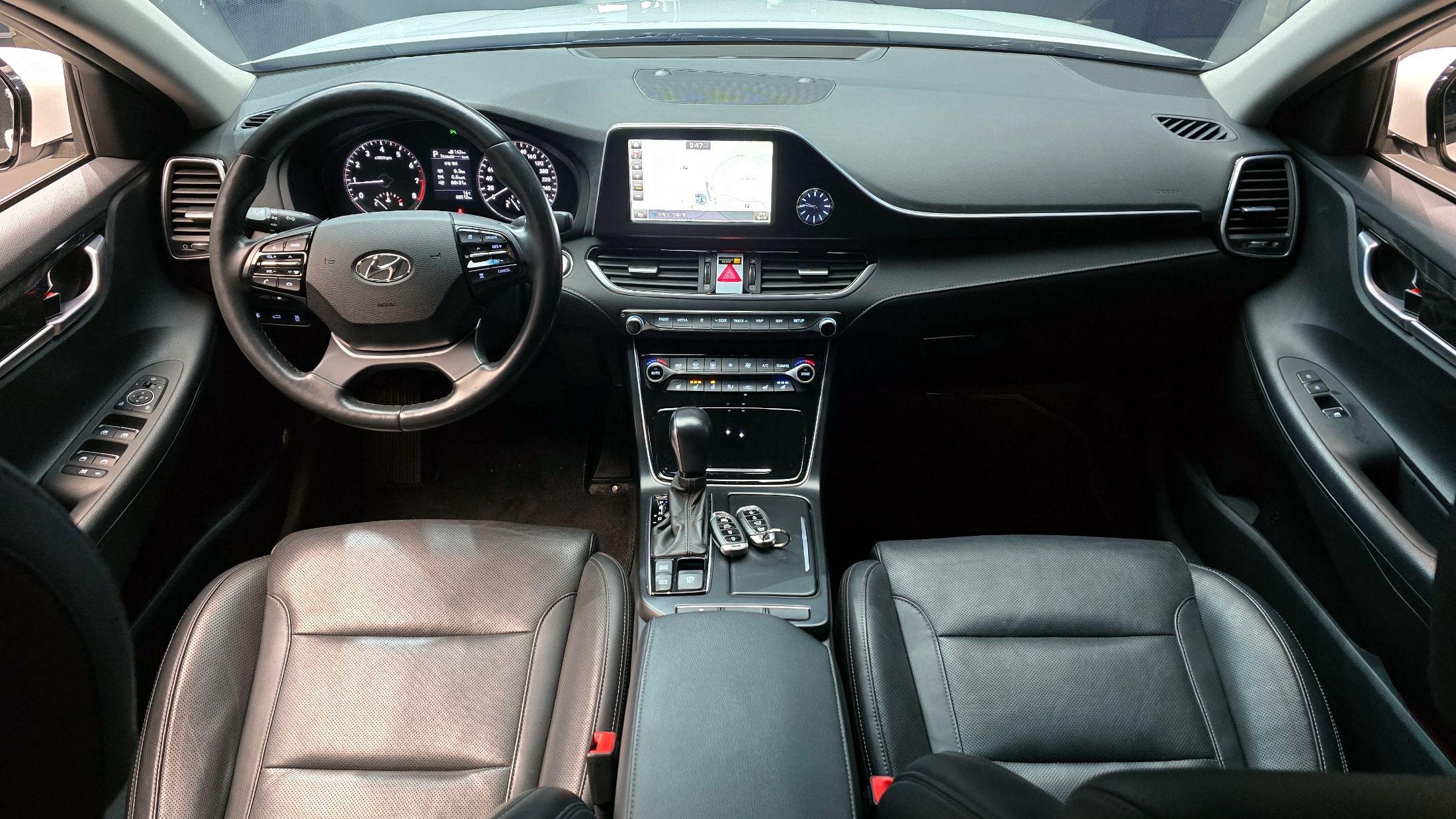 HYUNDAI GRANDEUR IG 2017
