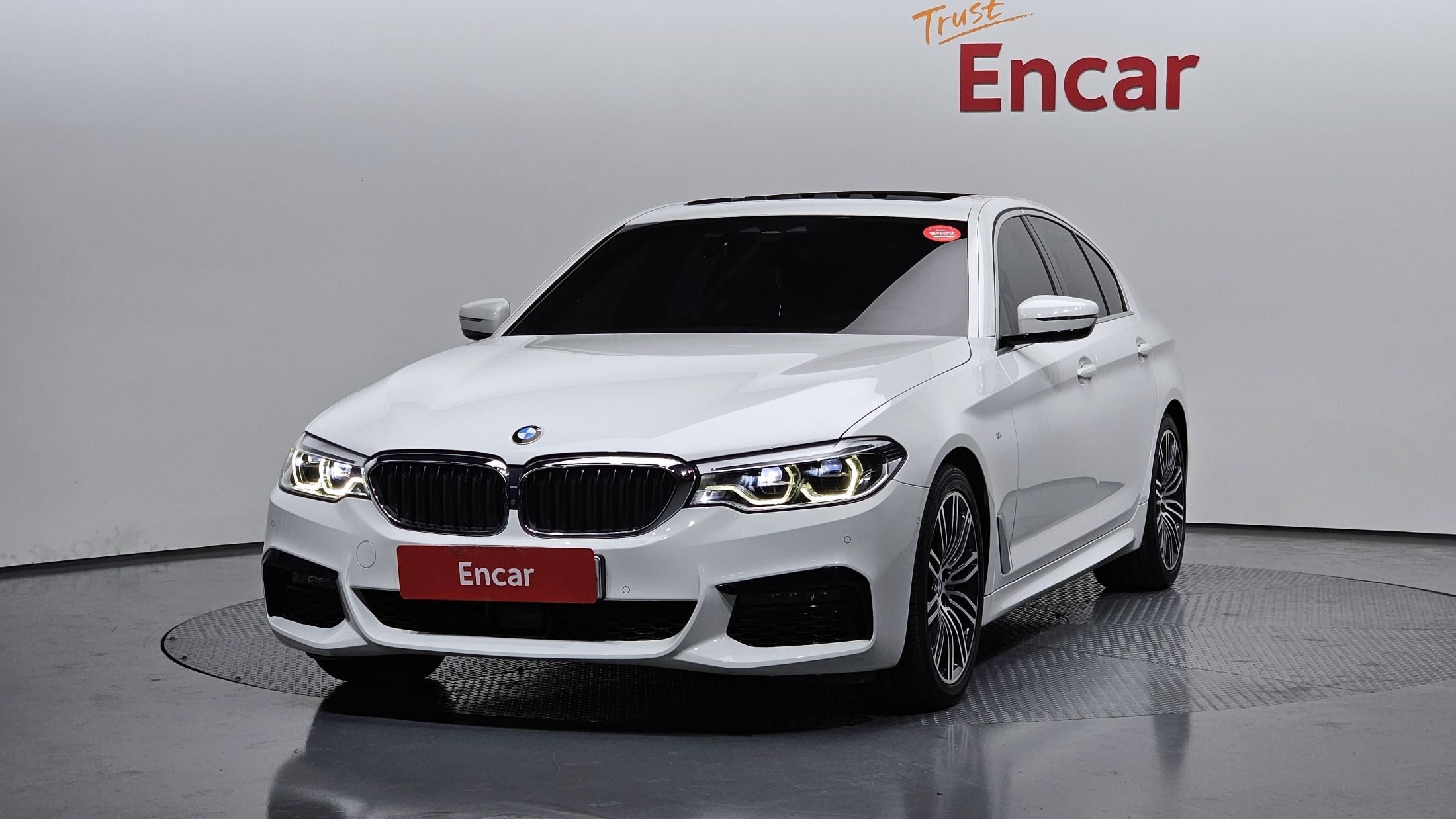 BMW 5-SERIES G30 2019