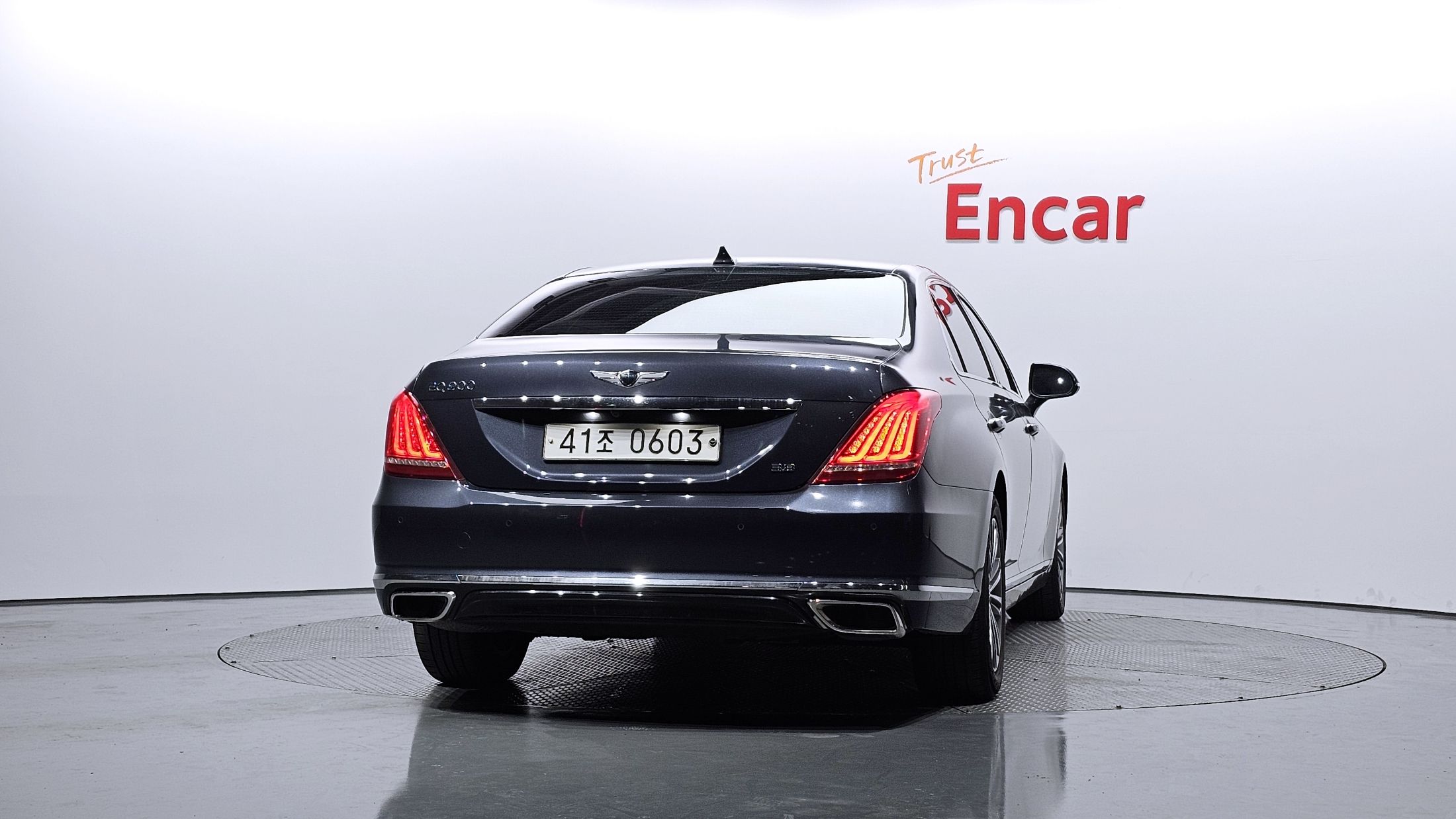 GENESIS EQ900 2016