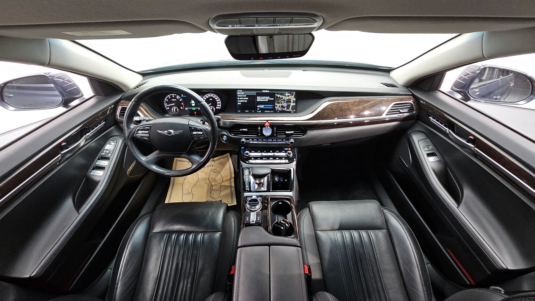 GENESIS EQ900 2016