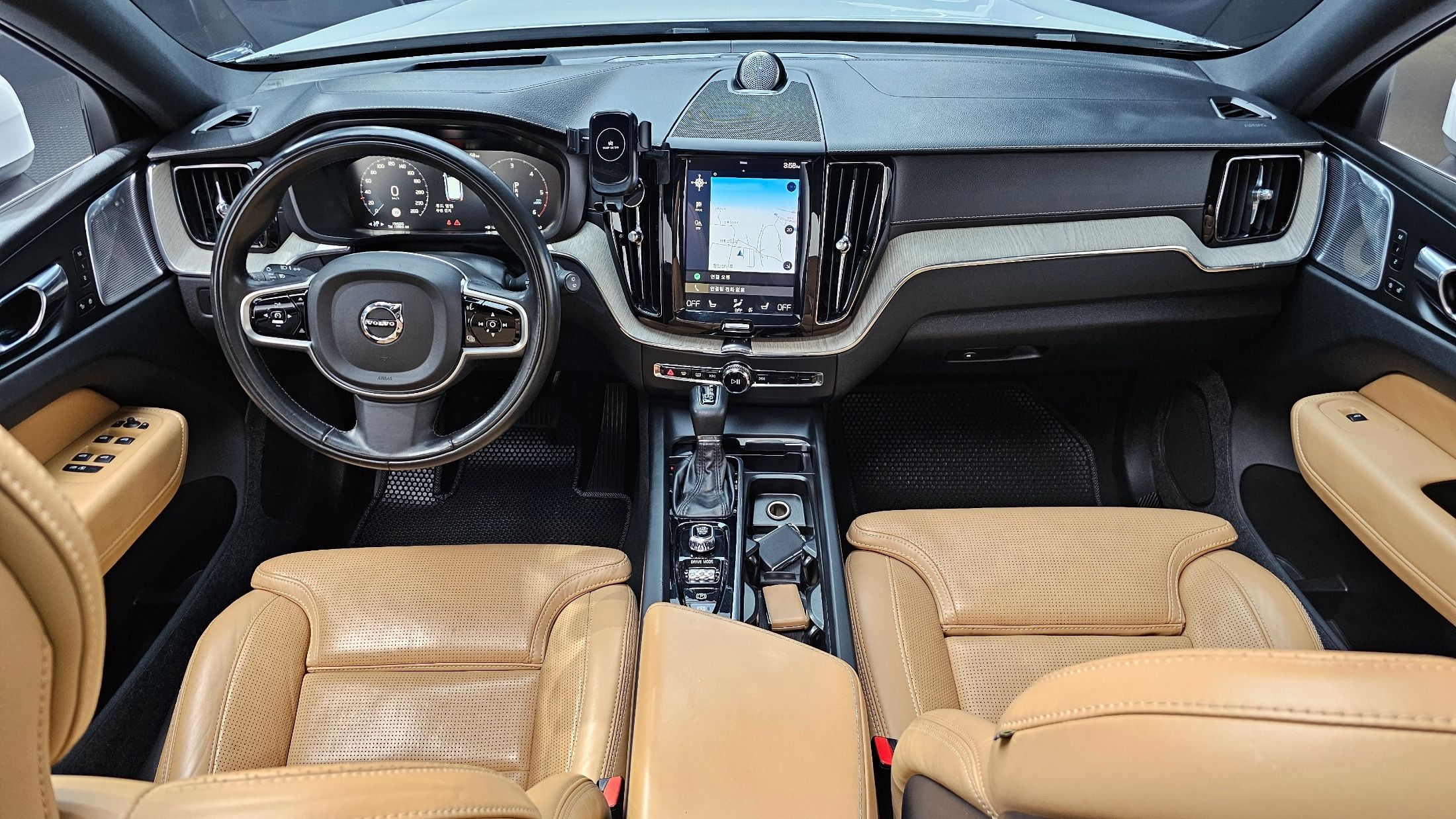 VOLVO XC60 2019