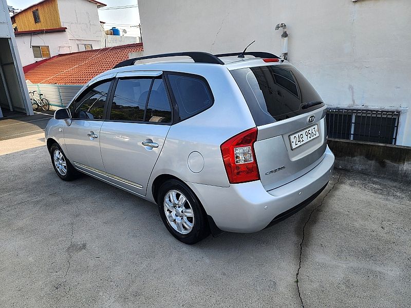 KIA CARENS 2010