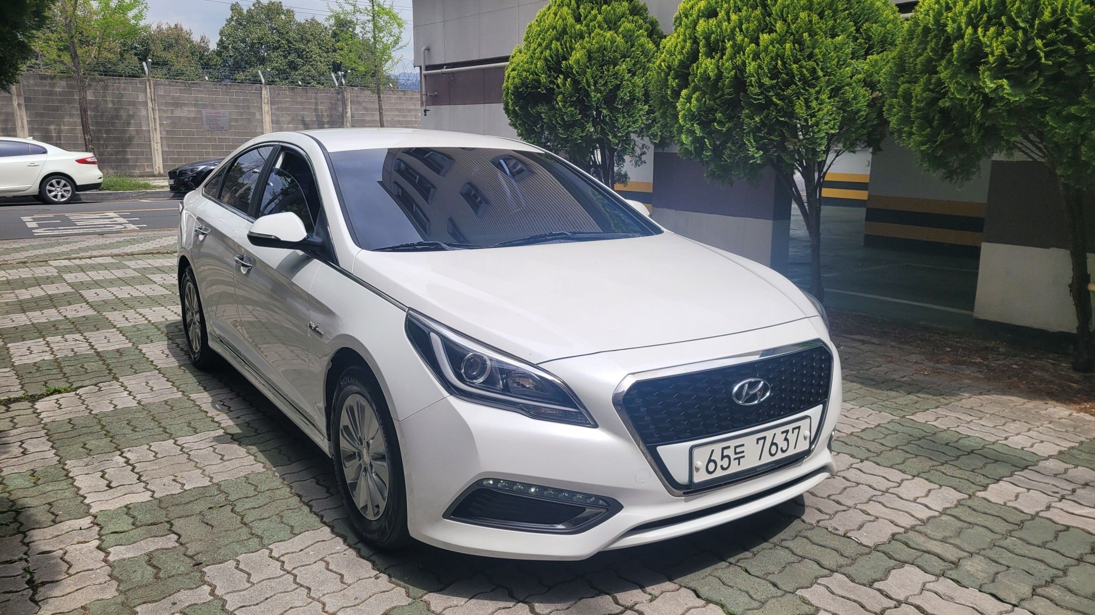 HYUNDAI LF SONATA HYBRID 2017