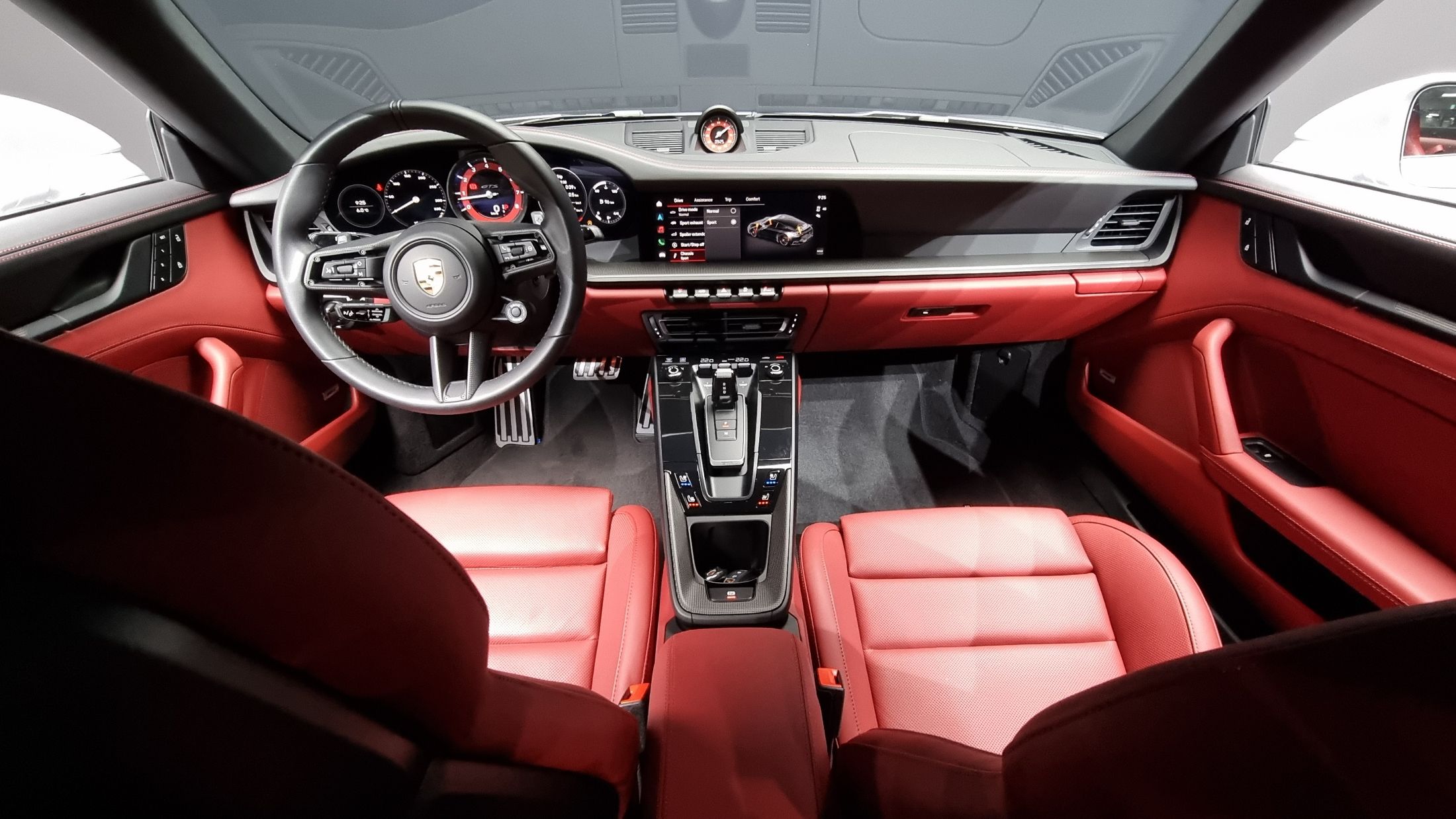 PORSCHE 911 992