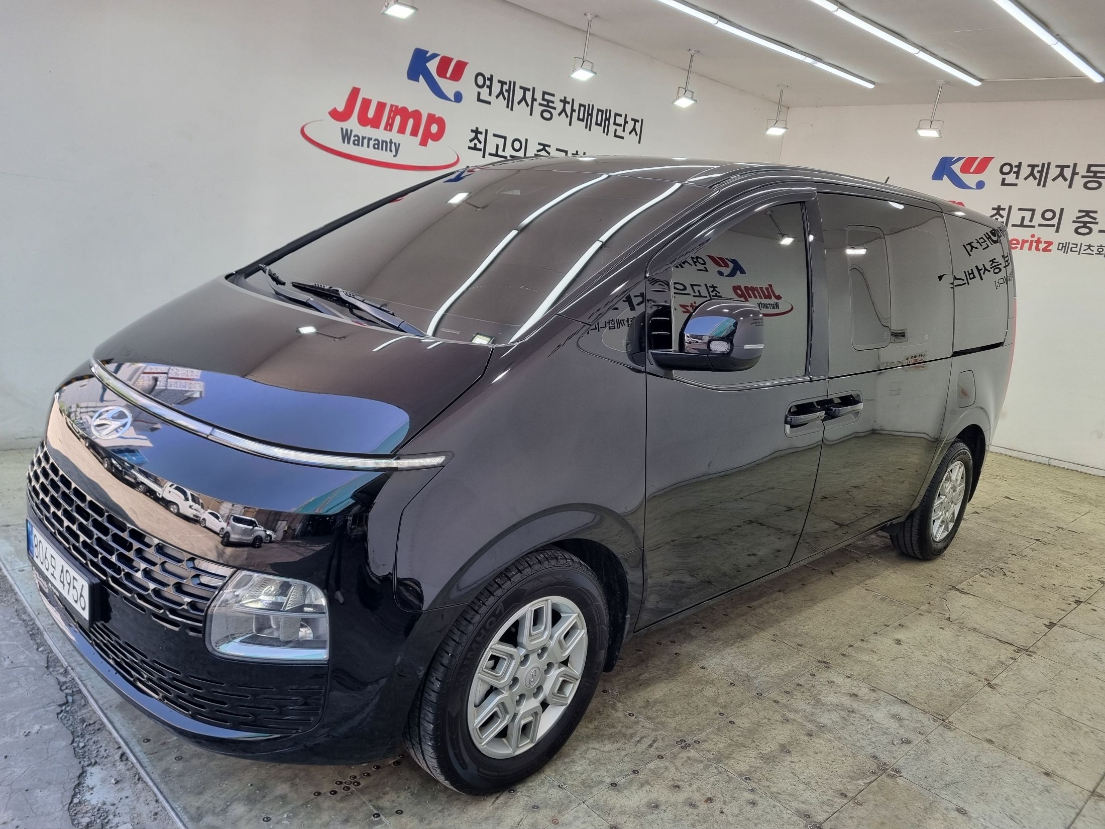 HYUNDAI STARIA 2023
