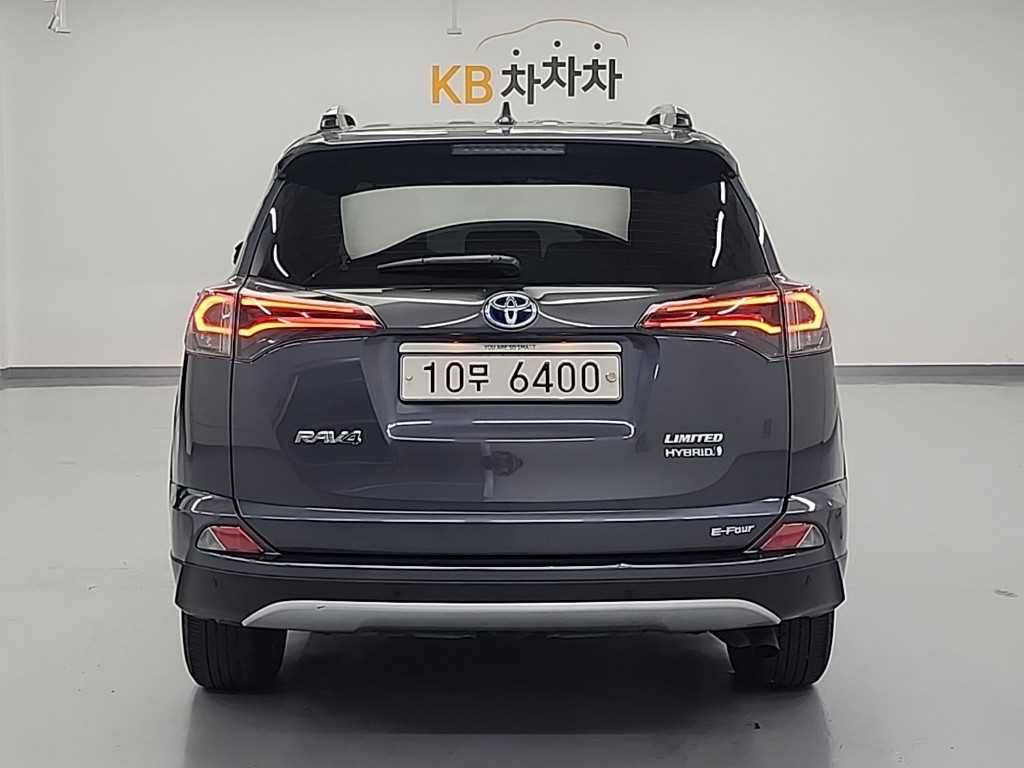 TOYOTA RAV4 2018