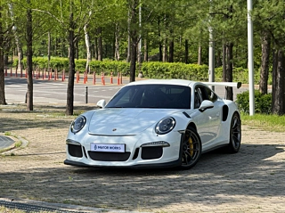 PORSCHE 911 2016
