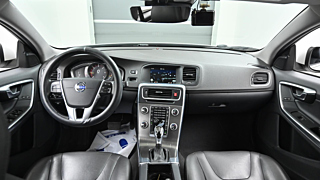 VOLVO V60 2016