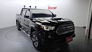 TOYOTA TACOMA 2017