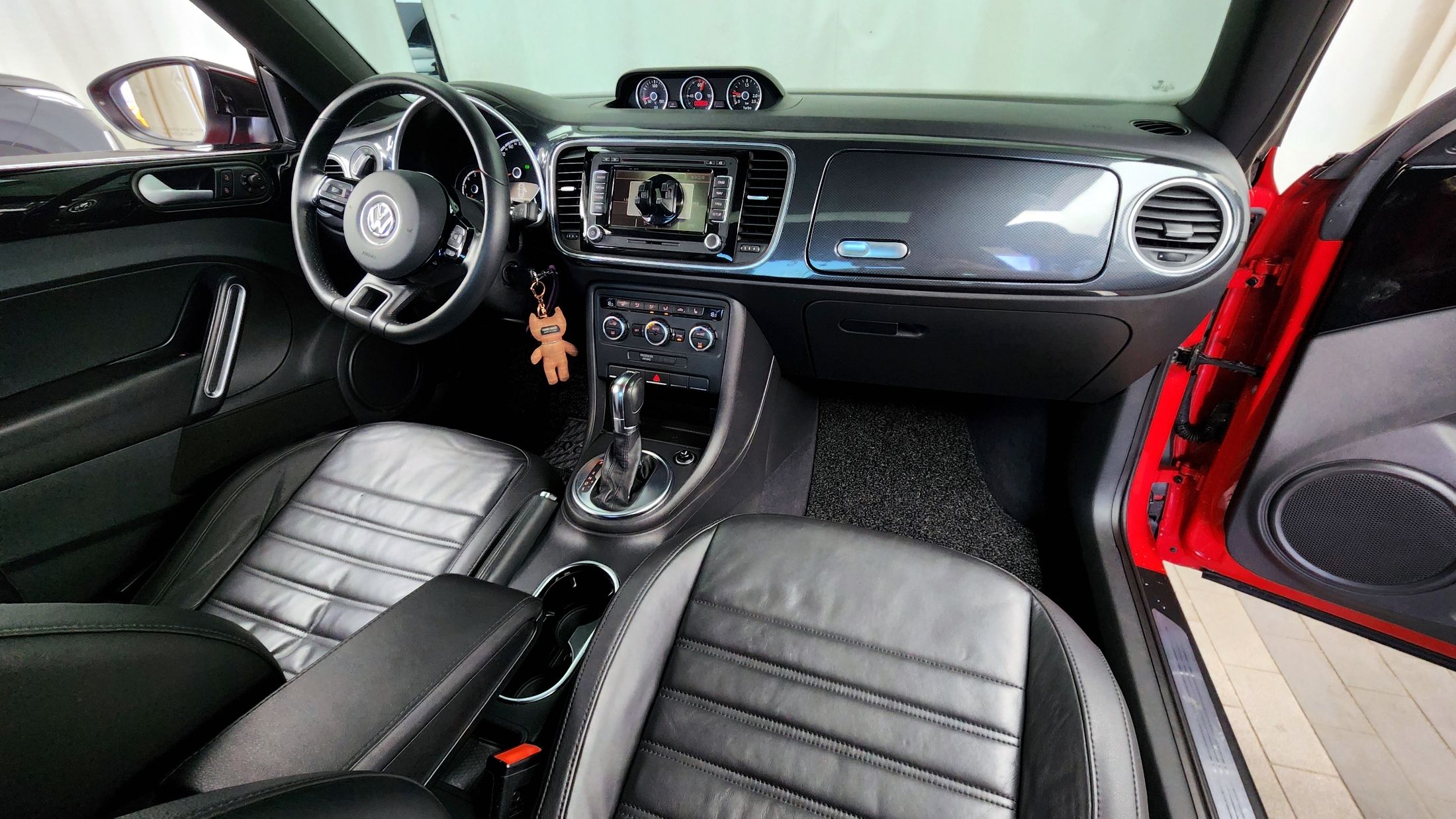 VOLKSWAGEN BEATLE 2013
