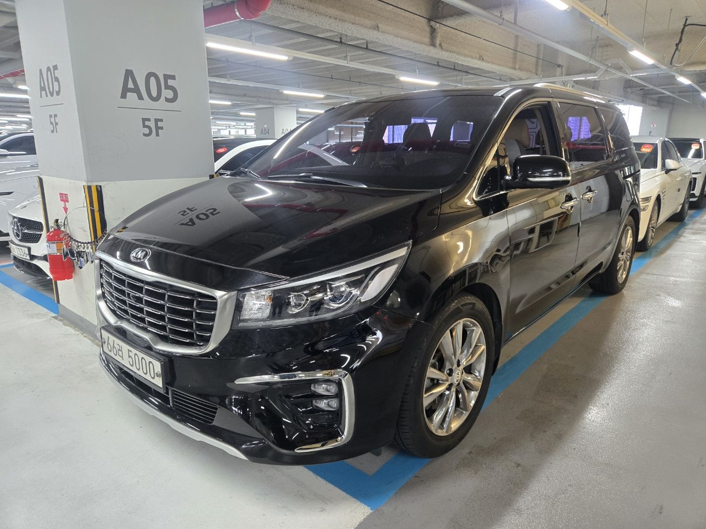 KIA CARNIVAL