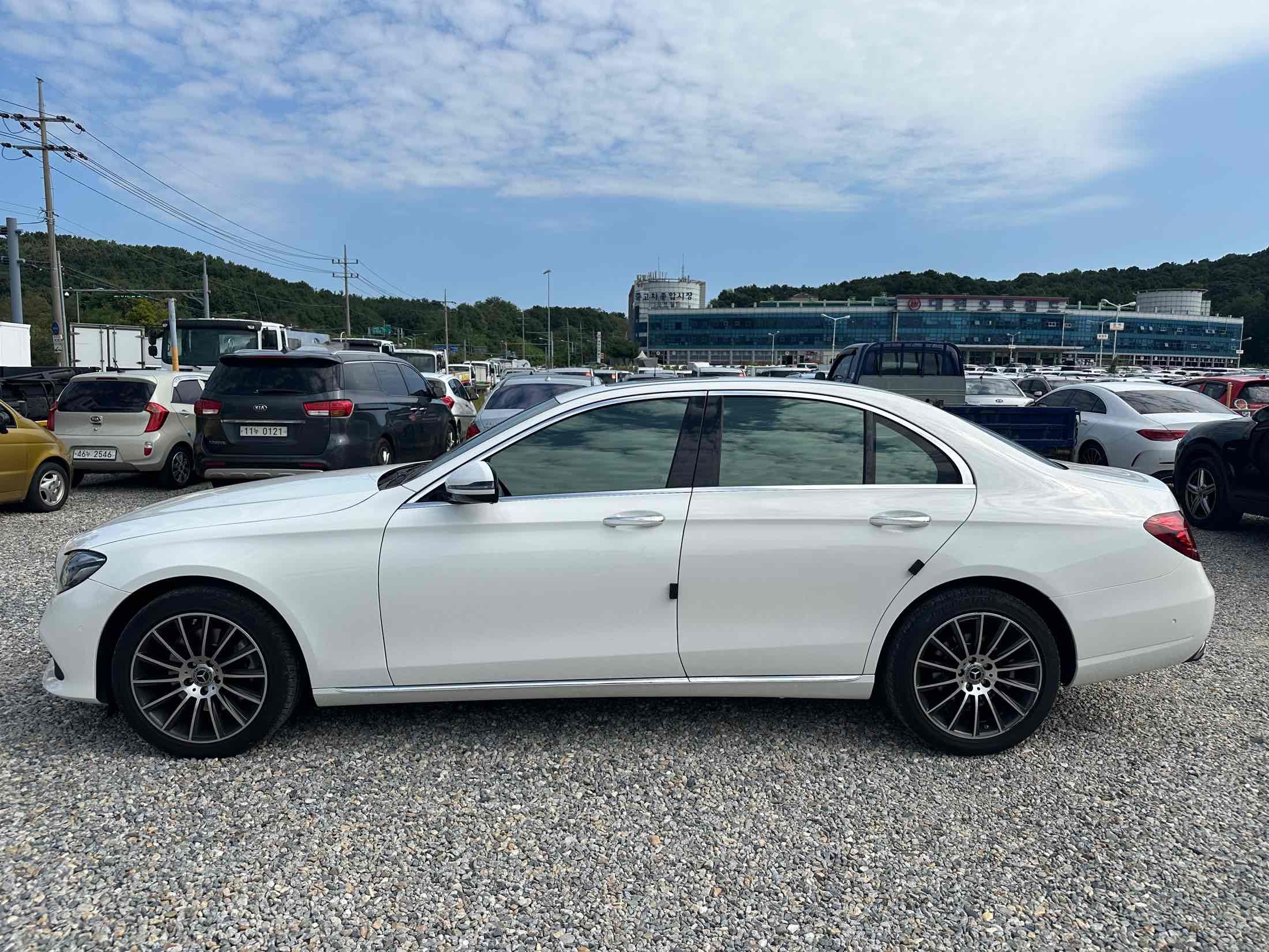 MERCEDES BENZ E-CLASS W213 2018