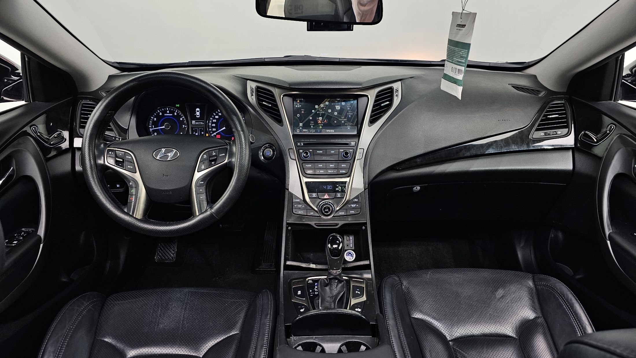 HYUNDAI GRANDEUR HG 2013