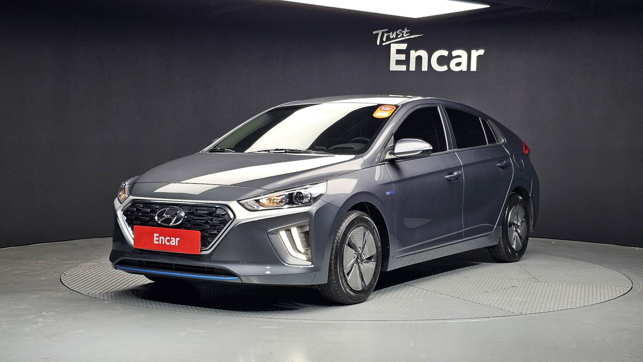 HYUNDAI IONIQ HYBRID