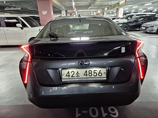 TOYOTA PRIUS 2018