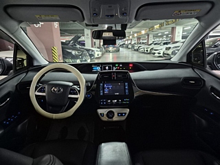 TOYOTA PRIUS 2018
