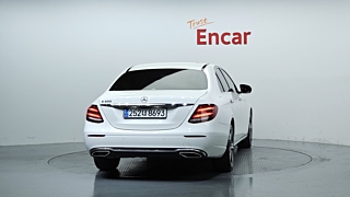 MERCEDES BENZ E-CLASS W213 2018