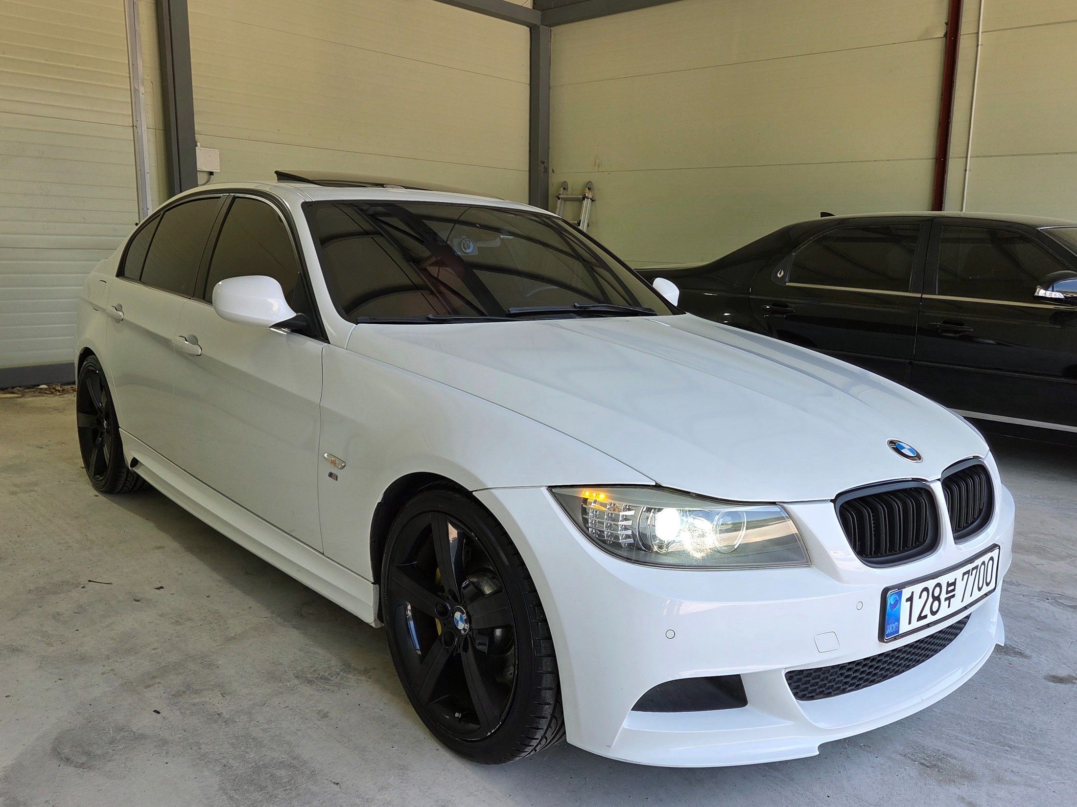 BMW 3-SERIES E90 2011